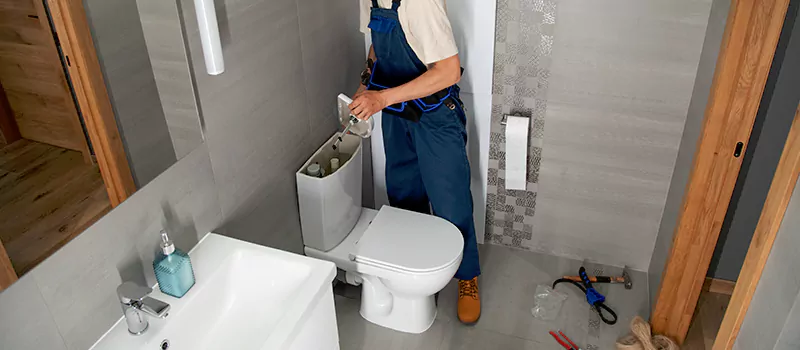 Plumber For Toilet Repair in Hamilton, ON