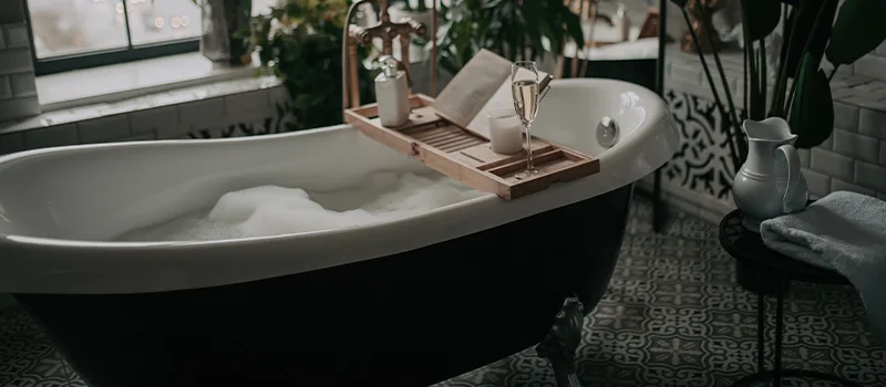 Full Bed Bathtub Replacement in Hamilton, ON
